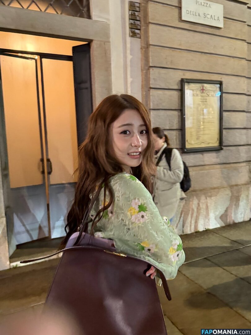 Huh Yunjin 허윤진 / LESSERAFIM / yunjin_lesserafims Nude OnlyFans  Leaked Photo #24