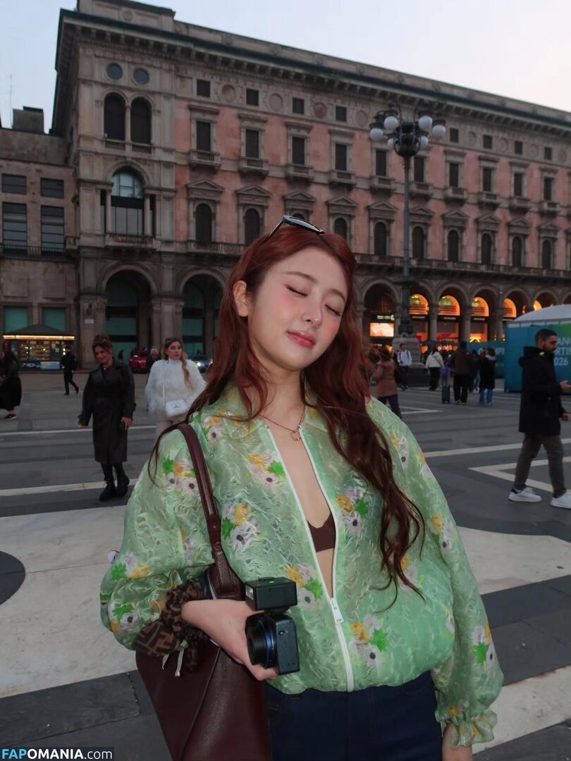 Huh Yunjin 허윤진 / LESSERAFIM / yunjin_lesserafims Nude OnlyFans  Leaked Photo #28