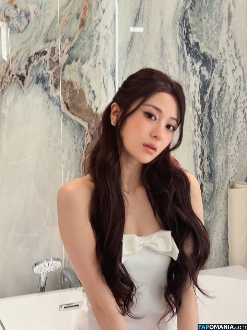 Huh Yunjin 허윤진 / LESSERAFIM / yunjin_lesserafims Nude OnlyFans  Leaked Photo #42