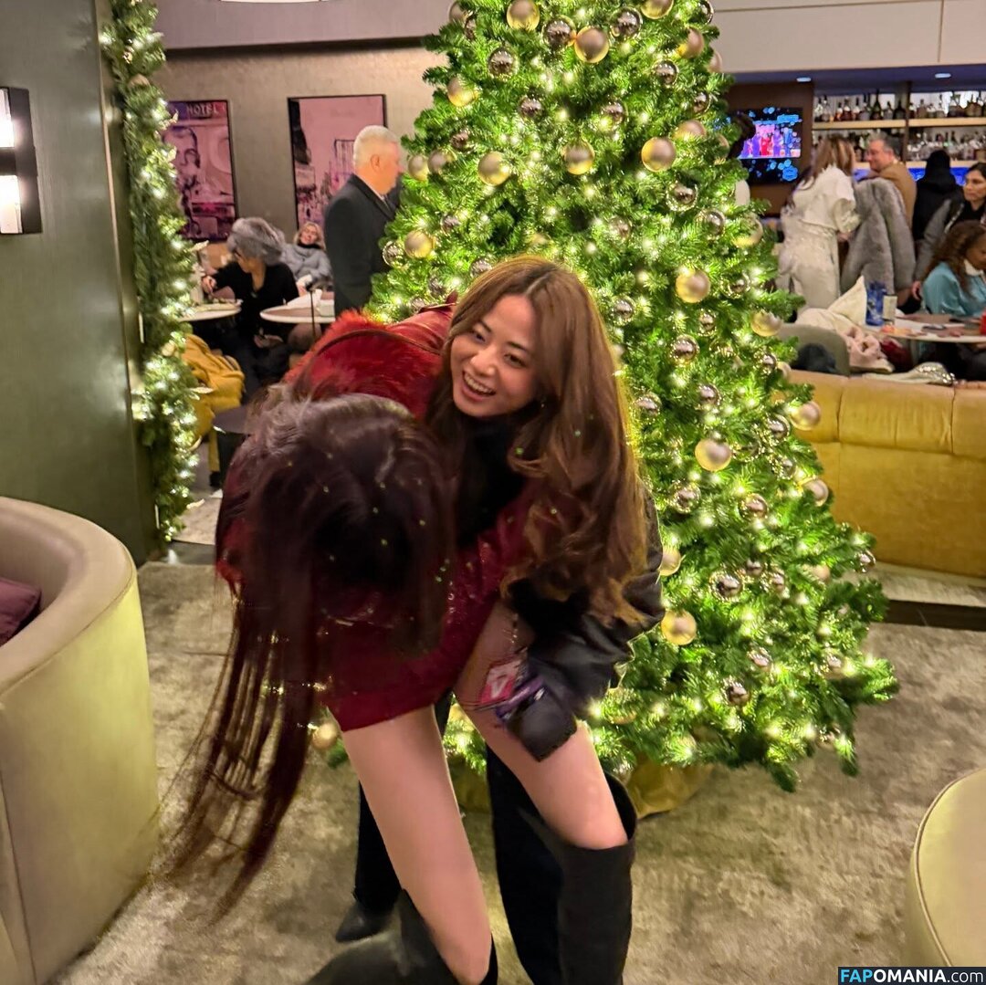 Huh Yunjin 허윤진 / LESSERAFIM / yunjin_lesserafims Nude OnlyFans  Leaked Photo #46