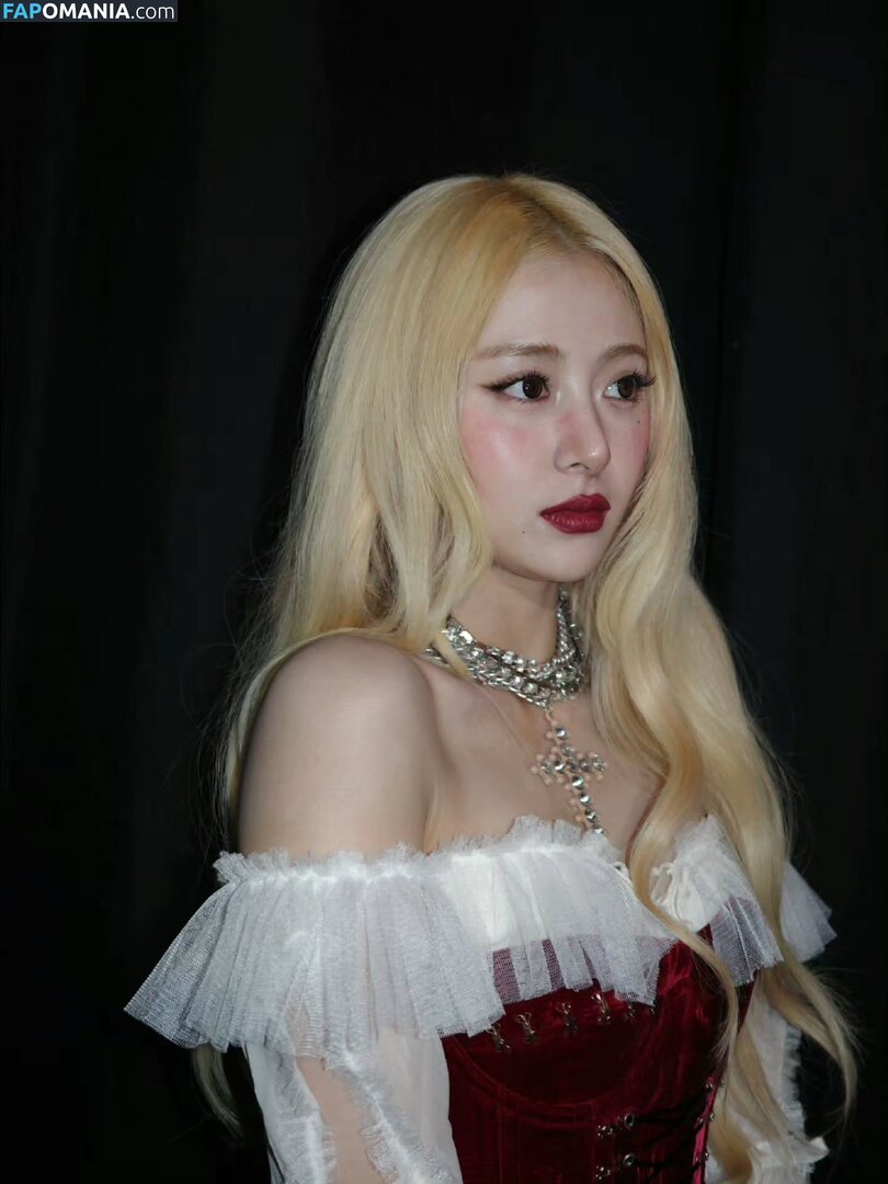 Huh Yunjin 허윤진 / LESSERAFIM / jenaissante Nude OnlyFans  Leaked Photo #54