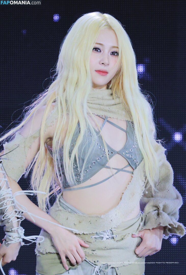Huh Yunjin 허윤진 / LESSERAFIM / jenaissante Nude OnlyFans  Leaked Photo #72