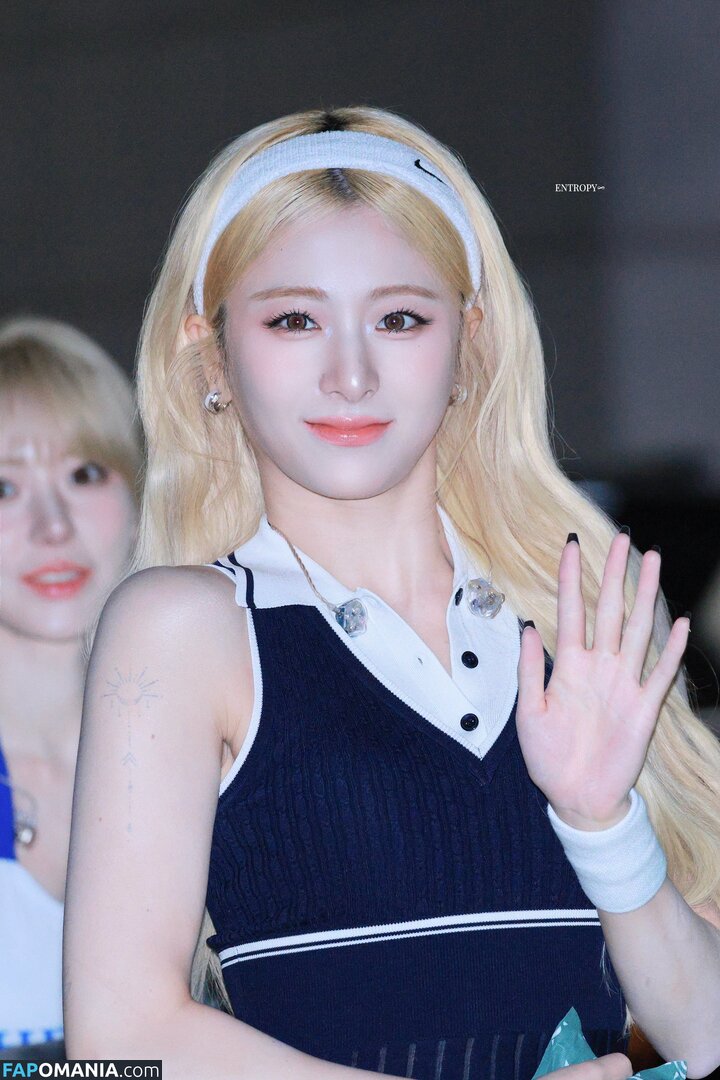 Huh Yunjin 허윤진 / LESSERAFIM / jenaissante Nude OnlyFans  Leaked Photo #106
