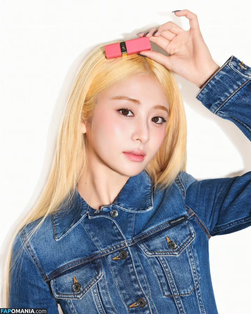Huh Yunjin 허윤진 / LESSERAFIM / jenaissante Nude OnlyFans  Leaked Photo #118