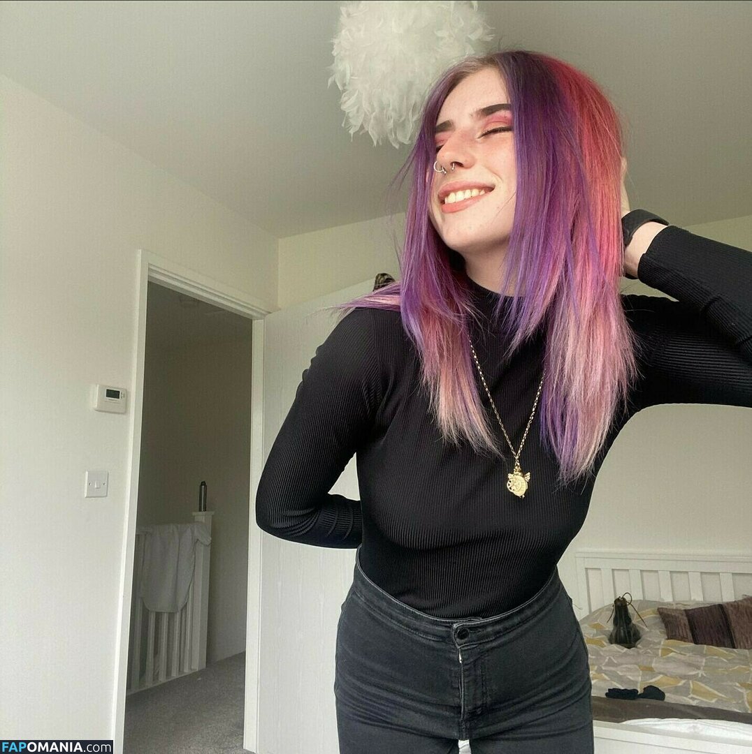 Humberstone / Nicole Louise Nude OnlyFans  Leaked Photo #4