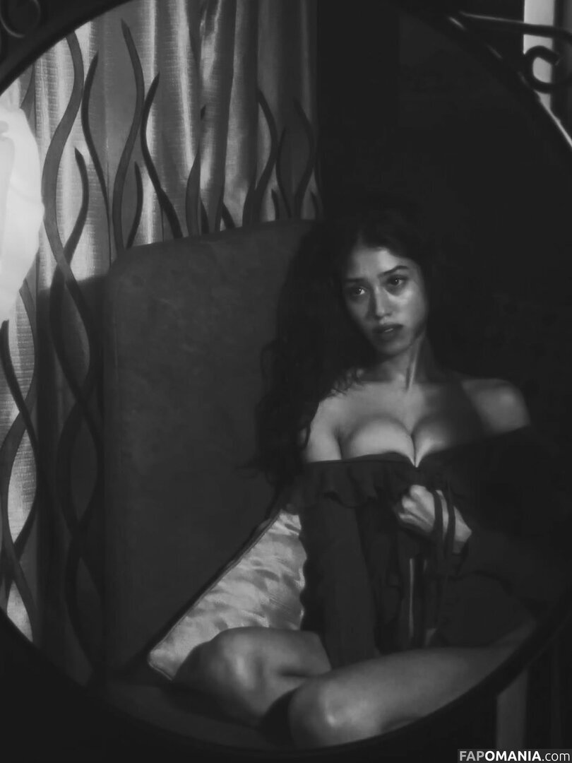 husn.ki.parii Nude OnlyFans  Leaked Photo #3