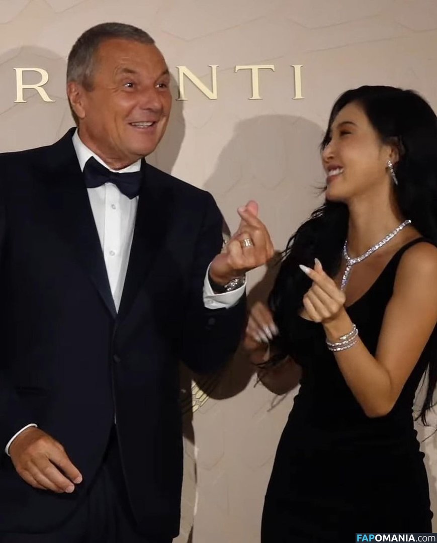 Hwasa / _mariahwasa Nude OnlyFans  Leaked Photo #11