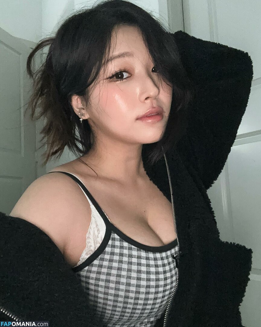 Aikuros / Hyoon Nude OnlyFans  Leaked Photo #90