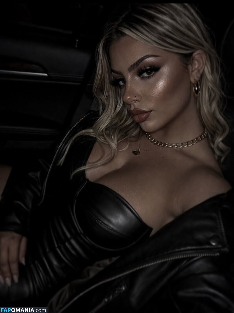 Iamsamvela / Samuela Cecchini Nude OnlyFans  Leaked Photo #5