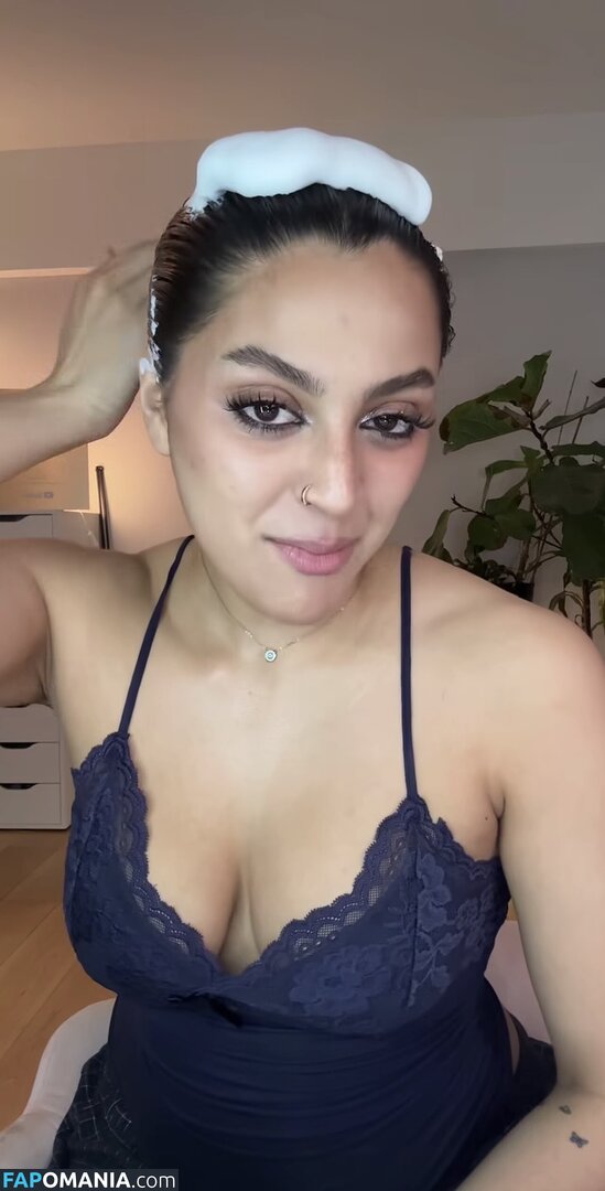 alycakes__ / iconicakes / sara deshmukh / saradeshmukhhh Nude OnlyFans  Leaked Photo #8
