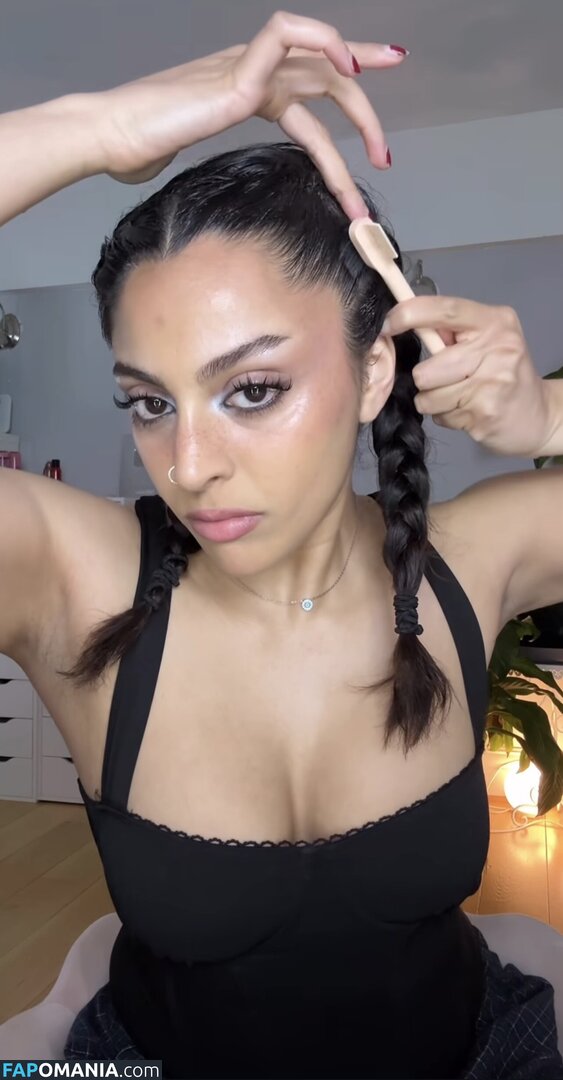 alycakes__ / iconicakes / sara deshmukh / saradeshmukhhh Nude OnlyFans  Leaked Photo #18