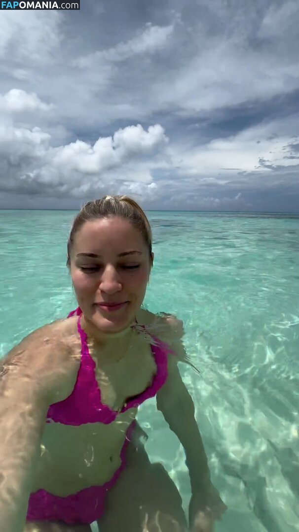 Justine Ezarik / iJustine Nude OnlyFans  Leaked Photo #224