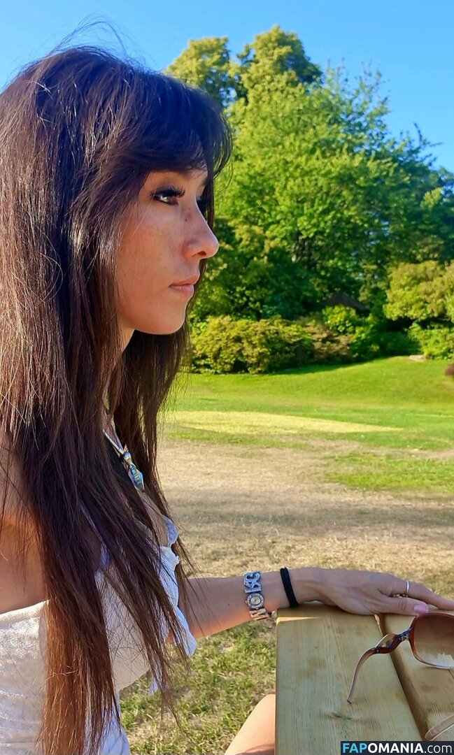 illeeria Nude OnlyFans  Leaked Photo #5