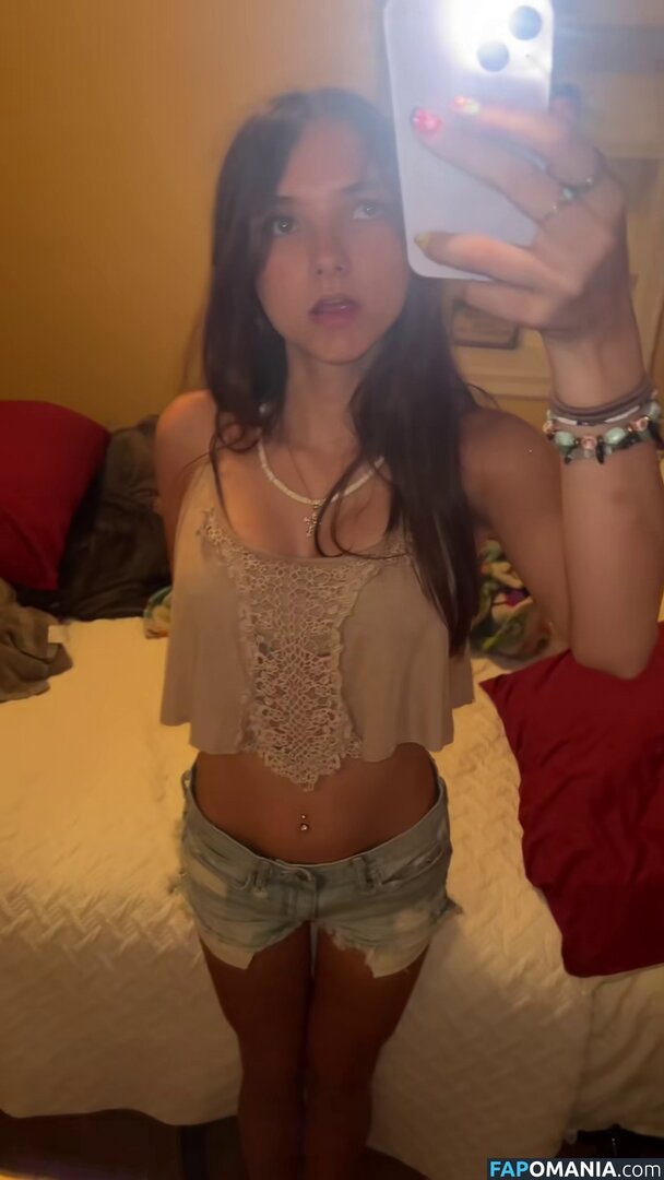 ilovebutterflieslolz123 Nude OnlyFans  Leaked Photo #3