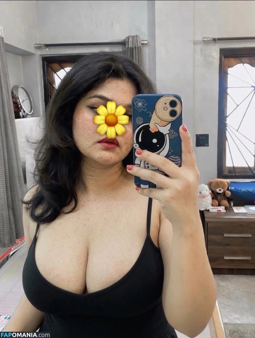 Indian Naughty Stuff / https: / justnaughtystuf / urvashi_apsaraa Nude OnlyFans  Leaked Photo #5