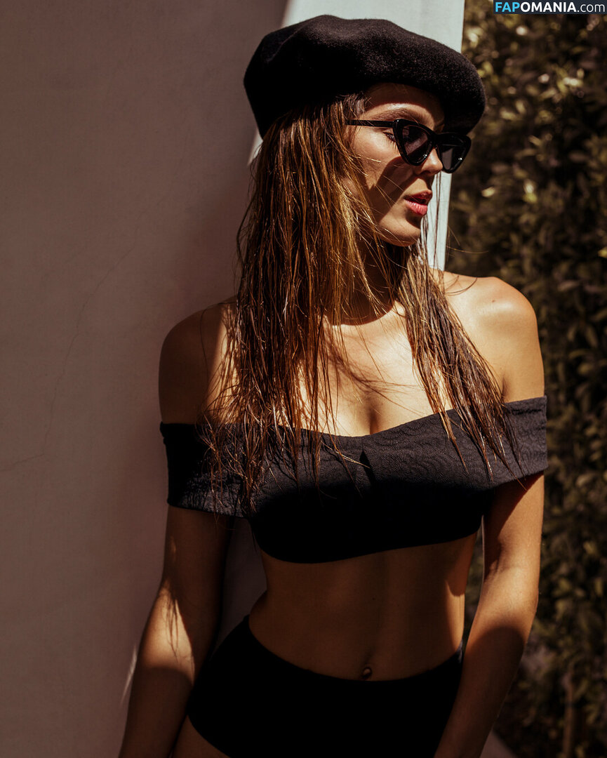 Iris Mittenaere / irismittenaere / summerxiris Nude OnlyFans  Leaked Photo #39