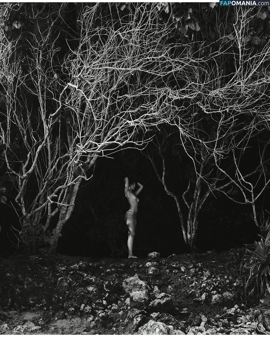 Isabel Kashi / https: / isabelkashi Nude OnlyFans  Leaked Photo #7