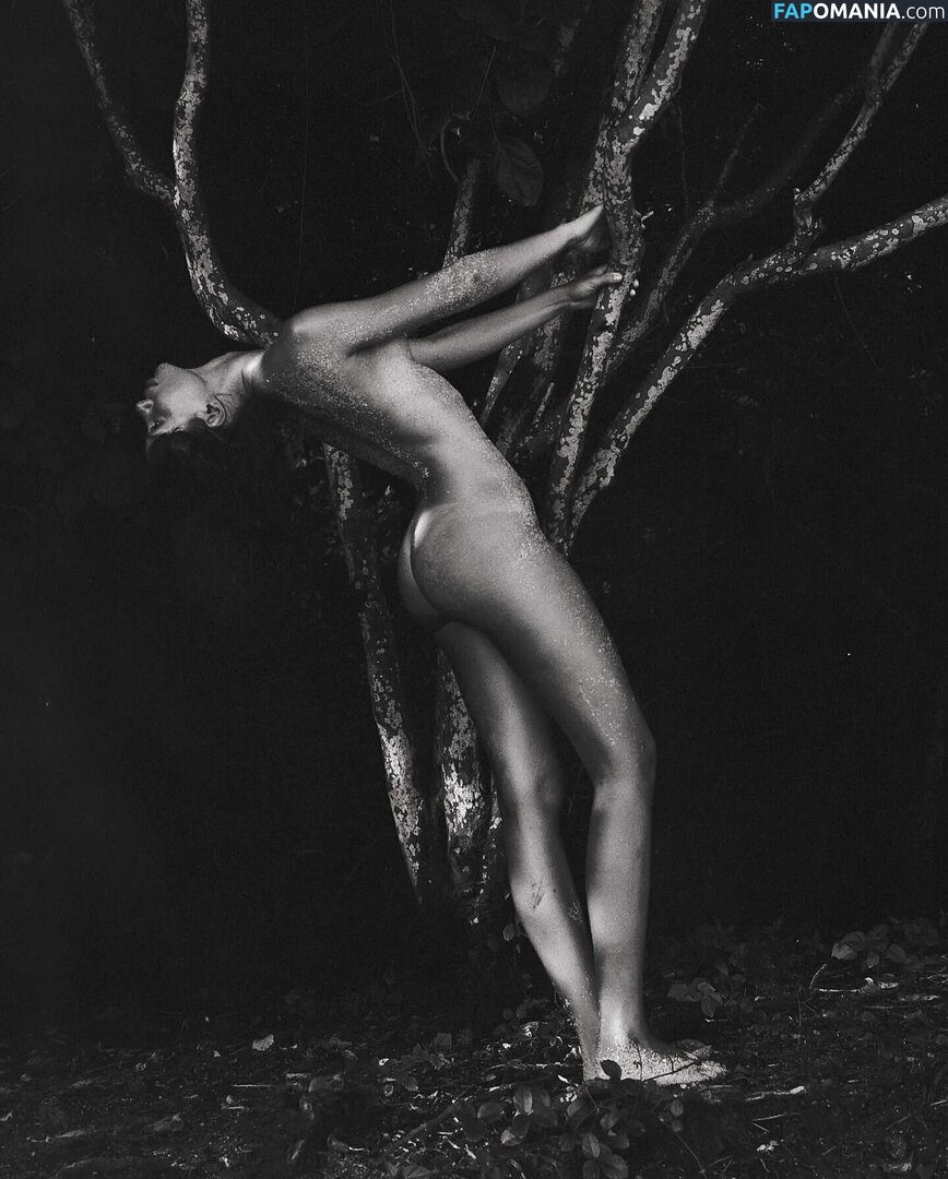 Isabel Kashi / https: / isabelkashi Nude OnlyFans  Leaked Photo #10