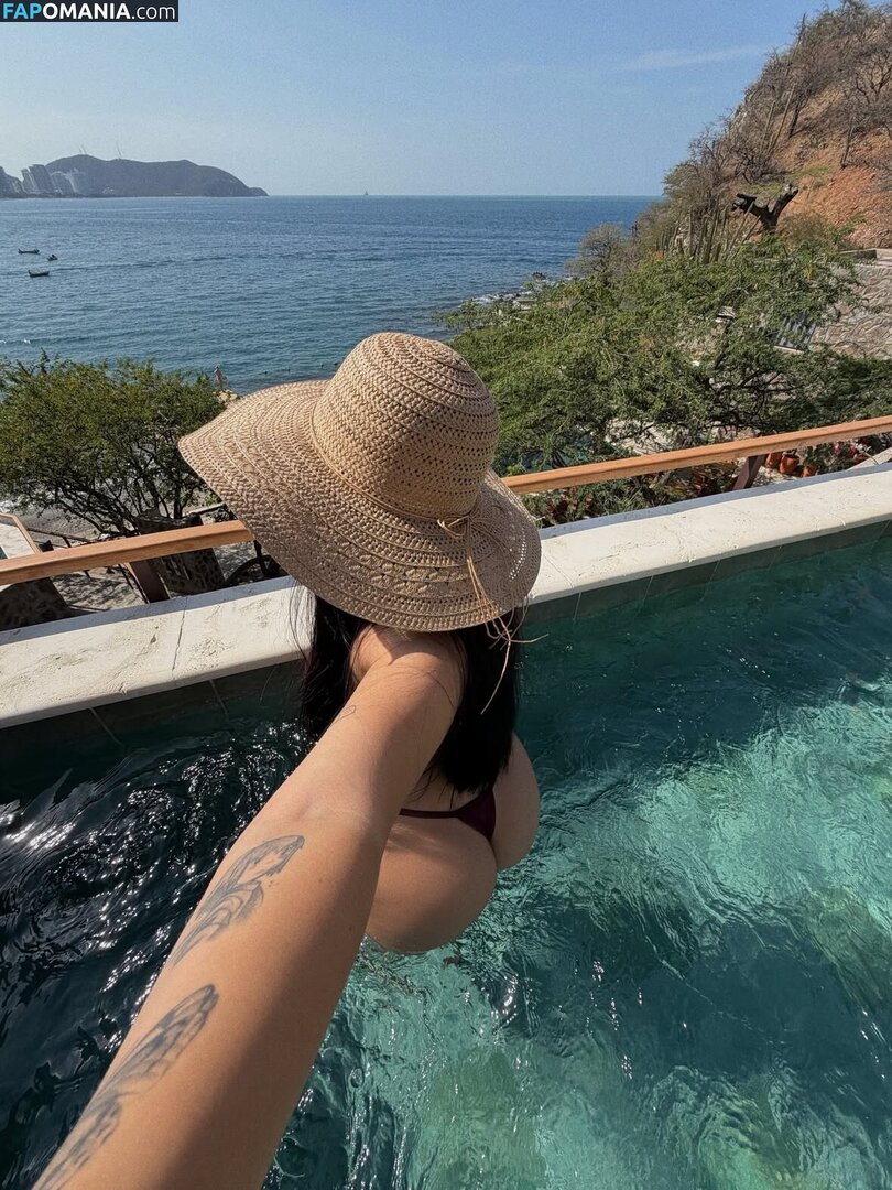 Isabella Tobar / https: / isabellatobaar / isatobaar Nude OnlyFans  Leaked Photo #3