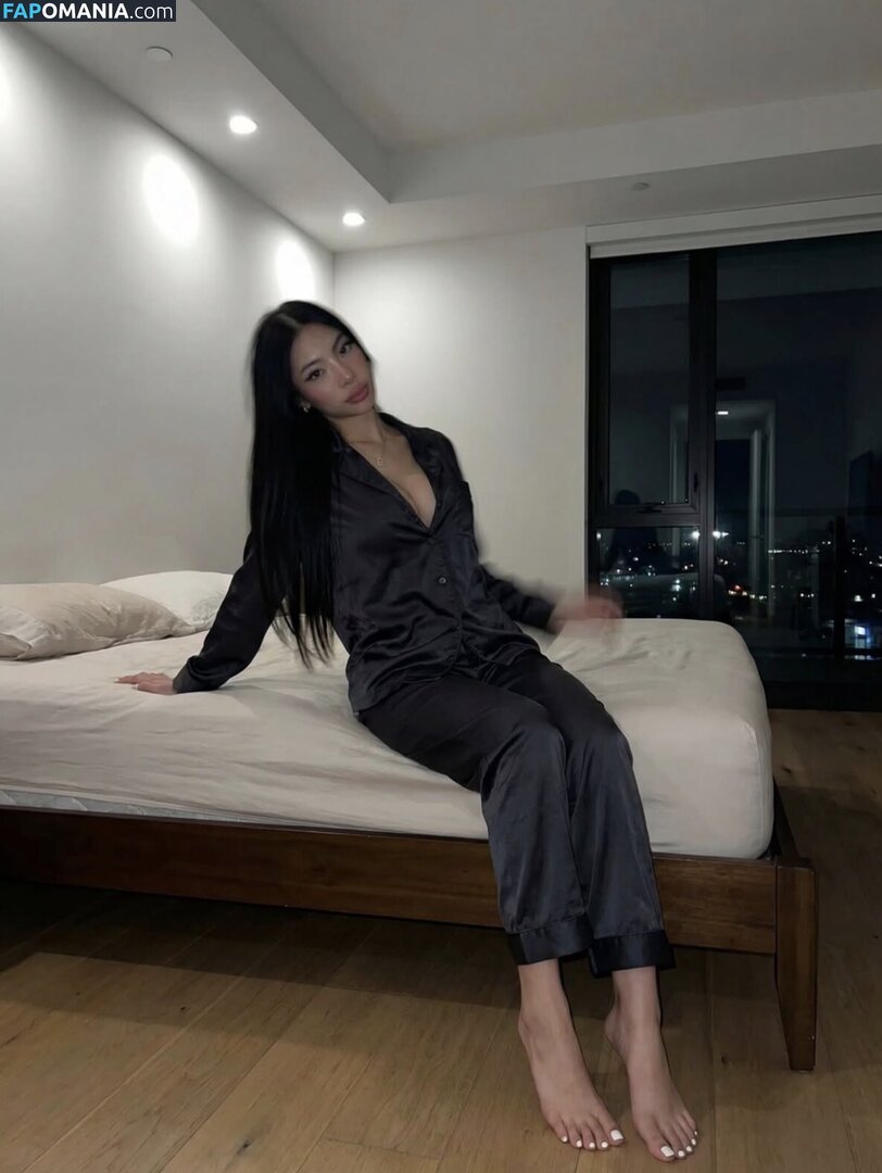 Isabella Yoon / itsisabellayoon Nude OnlyFans  Leaked Photo #8