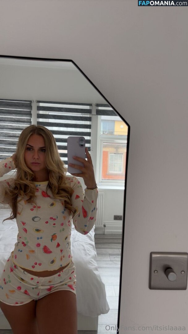 Isla Reeds / imislareed / itsislaaaa Nude OnlyFans  Leaked Photo #8