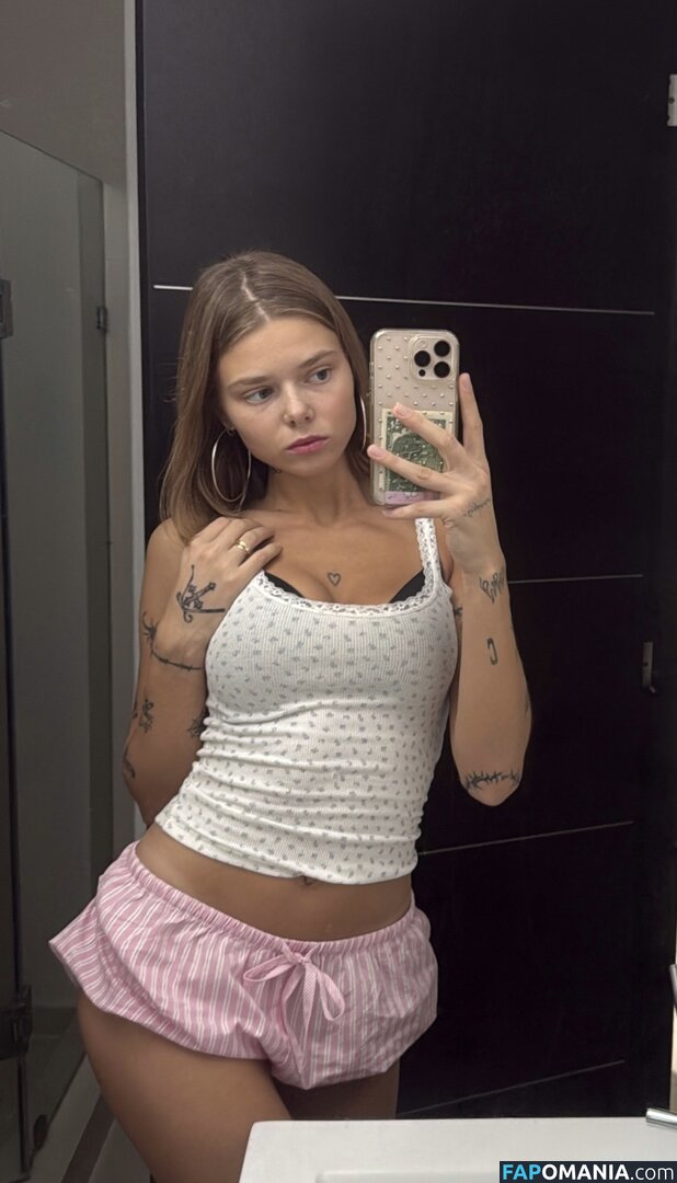Ivasimmetria Nude OnlyFans  Leaked Photo #3