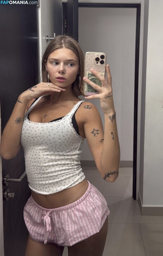 Ivasimmetria Nude OnlyFans  Leaked Photo #4