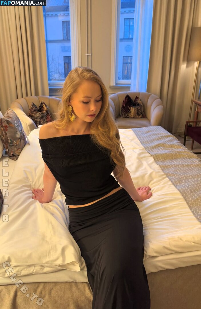 Izaandelle / _izaandelle_ Nude OnlyFans  Leaked Photo #11