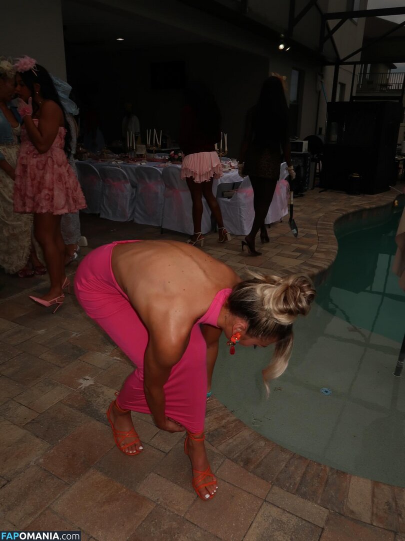 Izzi Dame / WWE NXT / izzi_bee / izzi_wwe Nude OnlyFans  Leaked Photo #11