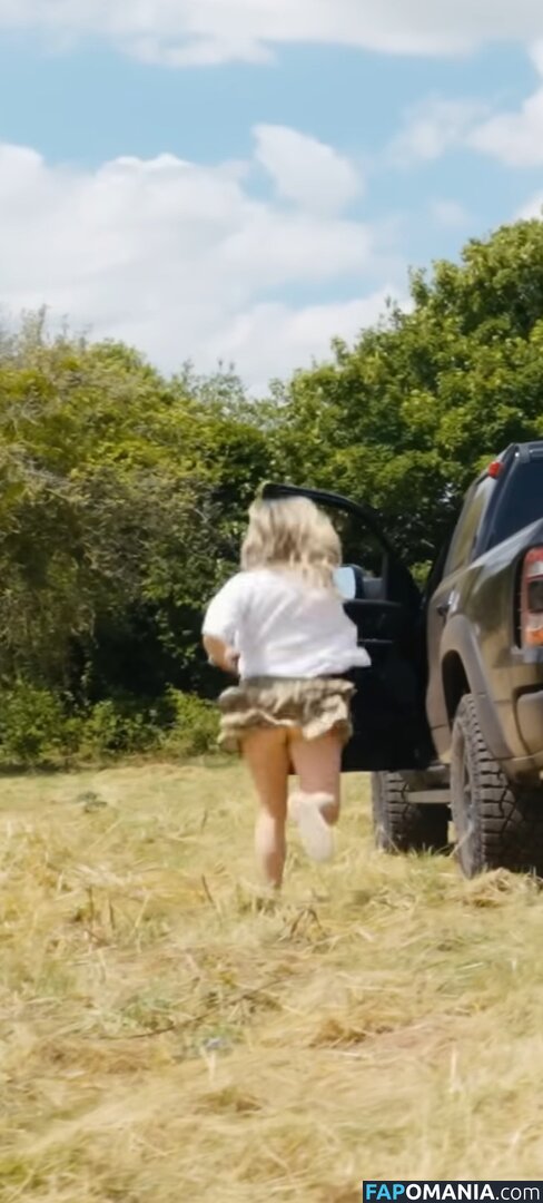 Izzy Hammond / izzyhammondx Nude OnlyFans  Leaked Photo #7