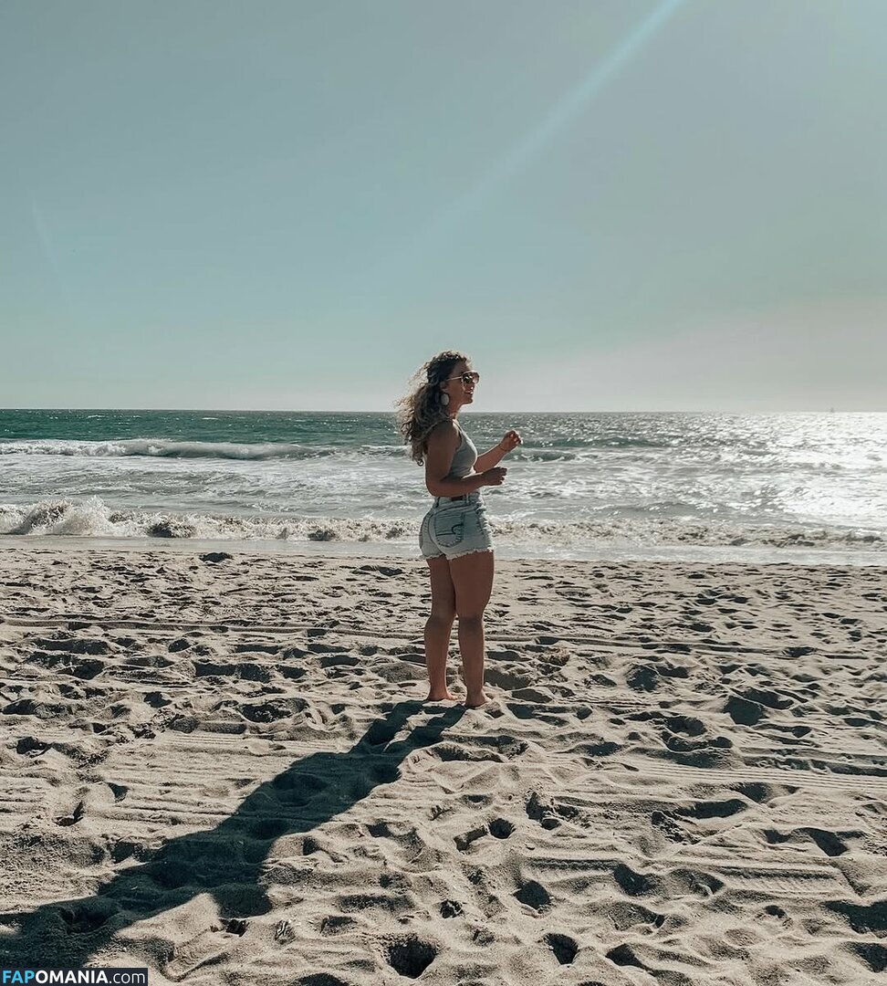 Jacindatravels_ / peachycaro Nude OnlyFans  Leaked Photo #22
