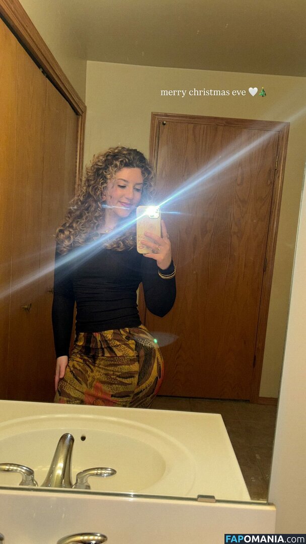 Jacindatravels_ / peachycaro Nude OnlyFans  Leaked Photo #117