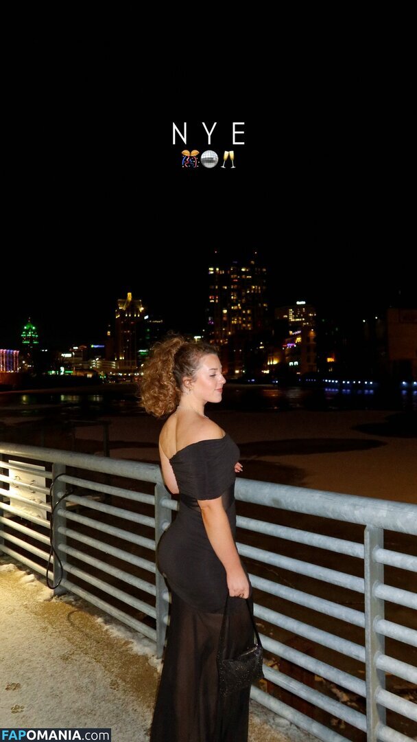 Jacindatravels_ / peachycaro Nude OnlyFans  Leaked Photo #118