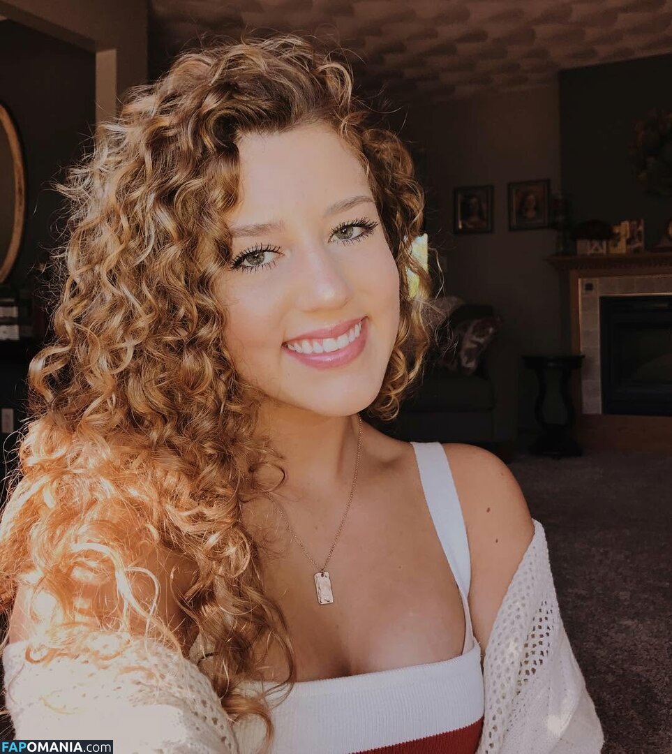 Jacindatravels_ / peachycaro Nude OnlyFans  Leaked Photo #151