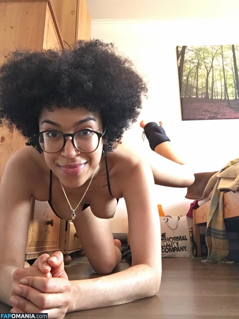 Jade Ogugua Nude OnlyFans  Leaked Photo #6