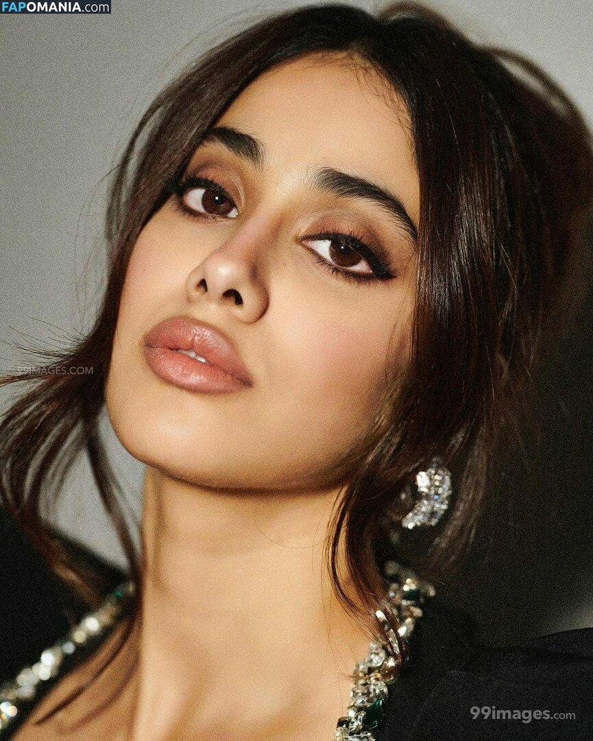 Janhvi Kapoor / janhvikapoor Nude OnlyFans  Leaked Photo #33