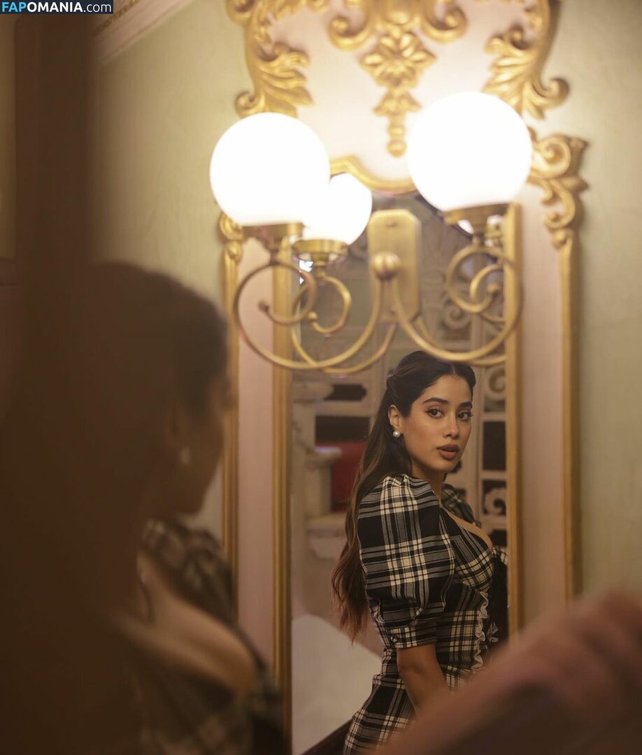 Janhvi Kapoor / janhvikapoor Nude OnlyFans  Leaked Photo #60