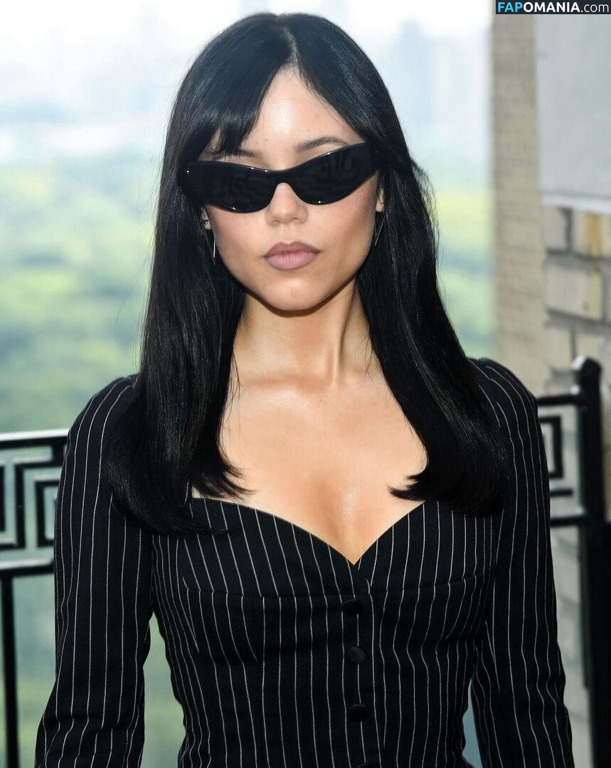 Jenna Ortega / Page / jennaortega Nude OnlyFans  Leaked Photo #1672