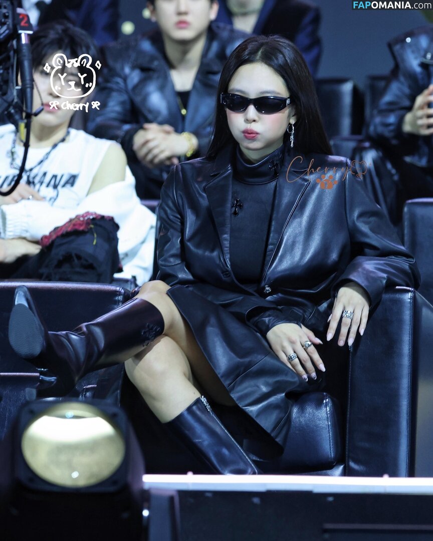 Blackpink / Jennie | BLΛƆKPIИK / jennierubyjane / sheflieshigh Nude OnlyFans  Leaked Photo #478