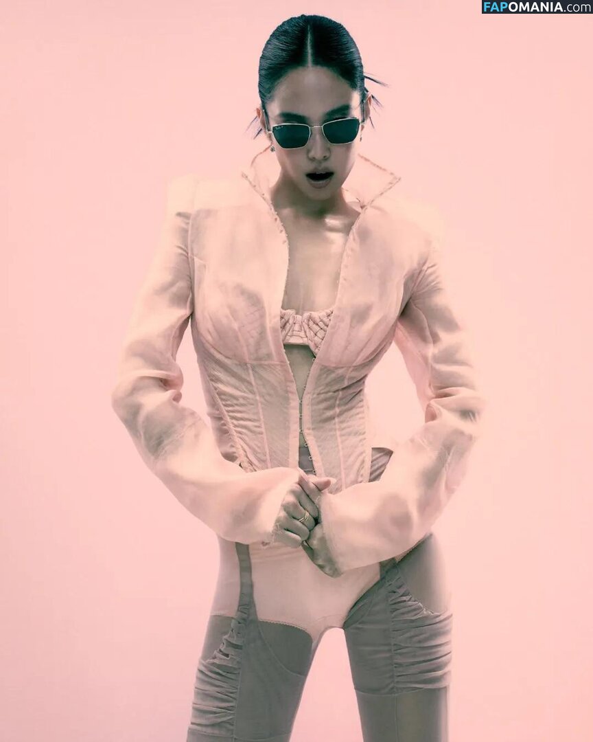 Blackpink / Jennie | BLΛƆKPIИK / jennierubyjane / sheflieshigh Nude OnlyFans  Leaked Photo #511