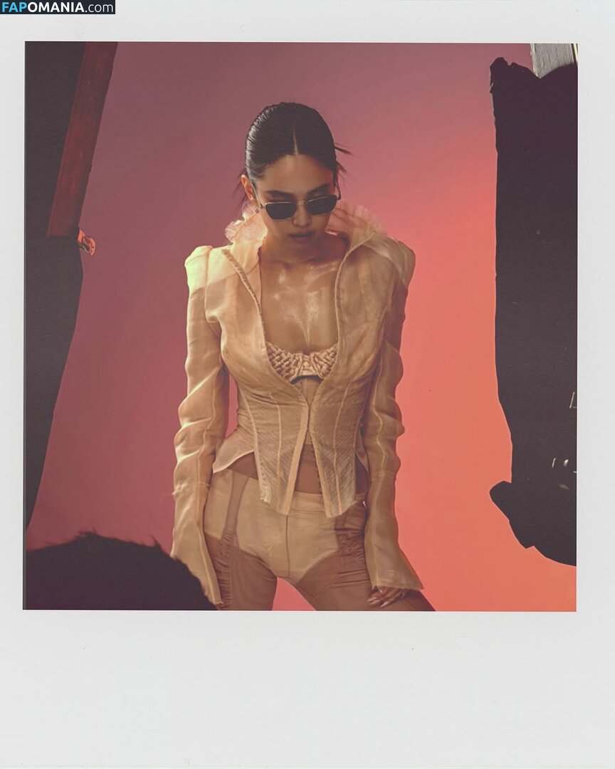 Blackpink / Jennie | BLΛƆKPIИK / jennierubyjane / sheflieshigh Nude OnlyFans  Leaked Photo #513