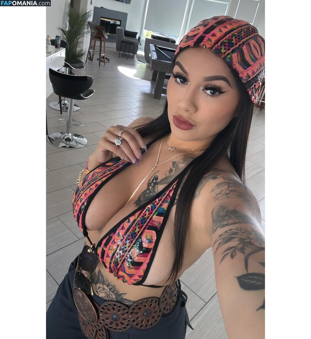 Jessica Elliott / Jessica Estrada / https: / jesslilyelliott / pinky_von_tease / pinkyvont Nude OnlyFans  Leaked Photo #1