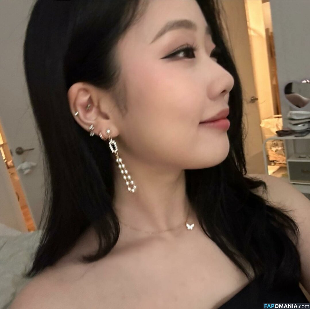 AGirlAndAGame / Jessica / h.yojeong / jessicahkim / jessicanigri Nude OnlyFans  Leaked Photo #4
