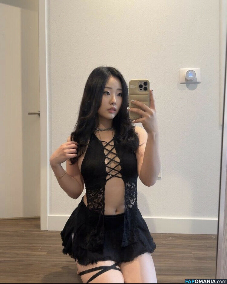 AGirlAndAGame / Jessica / h.yojeong / jessicahkim / jessicanigri Nude OnlyFans  Leaked Photo #214