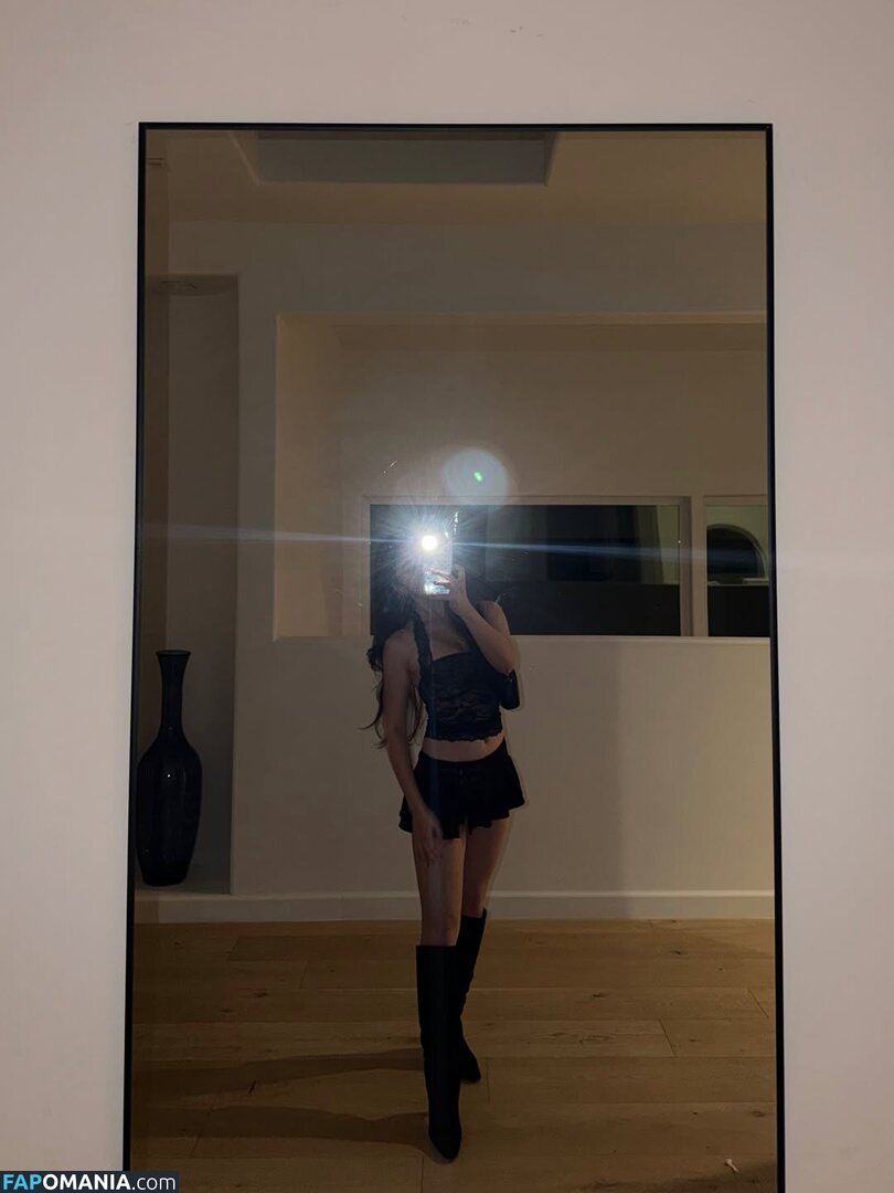 AGirlAndAGame / Jessica / jessicahkim / jessicanigri / kaburbank Nude OnlyFans  Leaked Photo #960