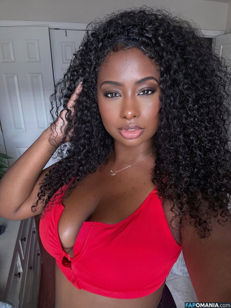 jharionne Nude OnlyFans  Leaked Photo #2