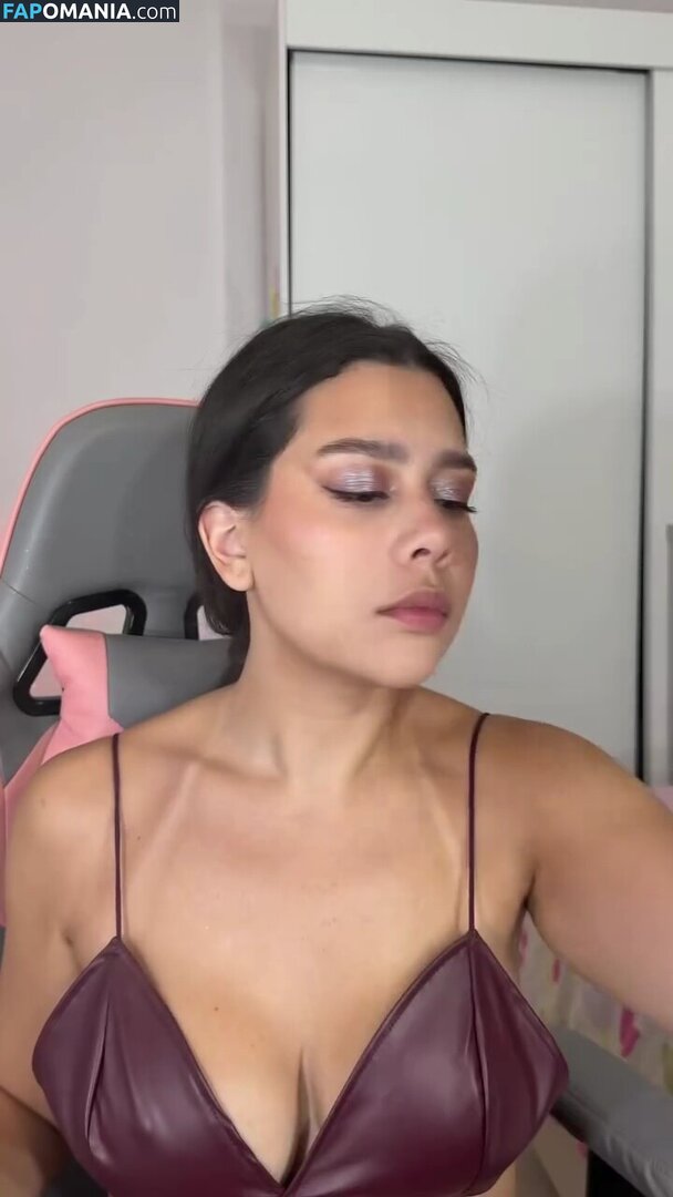 Julia_alvarengaa Nude OnlyFans  Leaked Photo #3