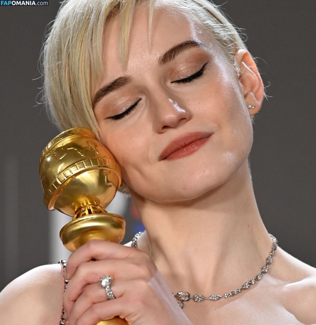 Julia Garner / juliagarnerofficial / ztyg_29 Nude OnlyFans  Leaked Photo #11