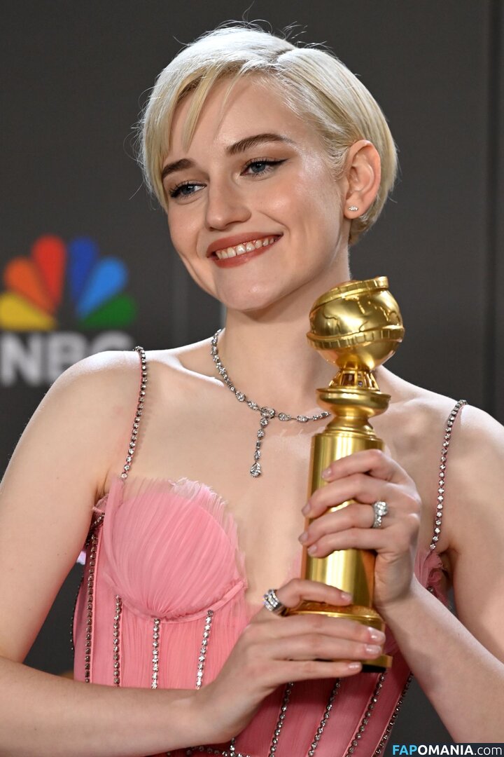 Julia Garner / juliagarnerofficial / ztyg_29 Nude OnlyFans  Leaked Photo #13