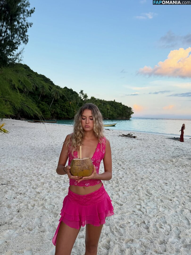 Julia Helena / ju.valenga Nude OnlyFans  Leaked Photo #19